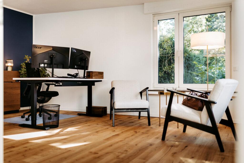 modernes Büro der Steuerberatung VTS